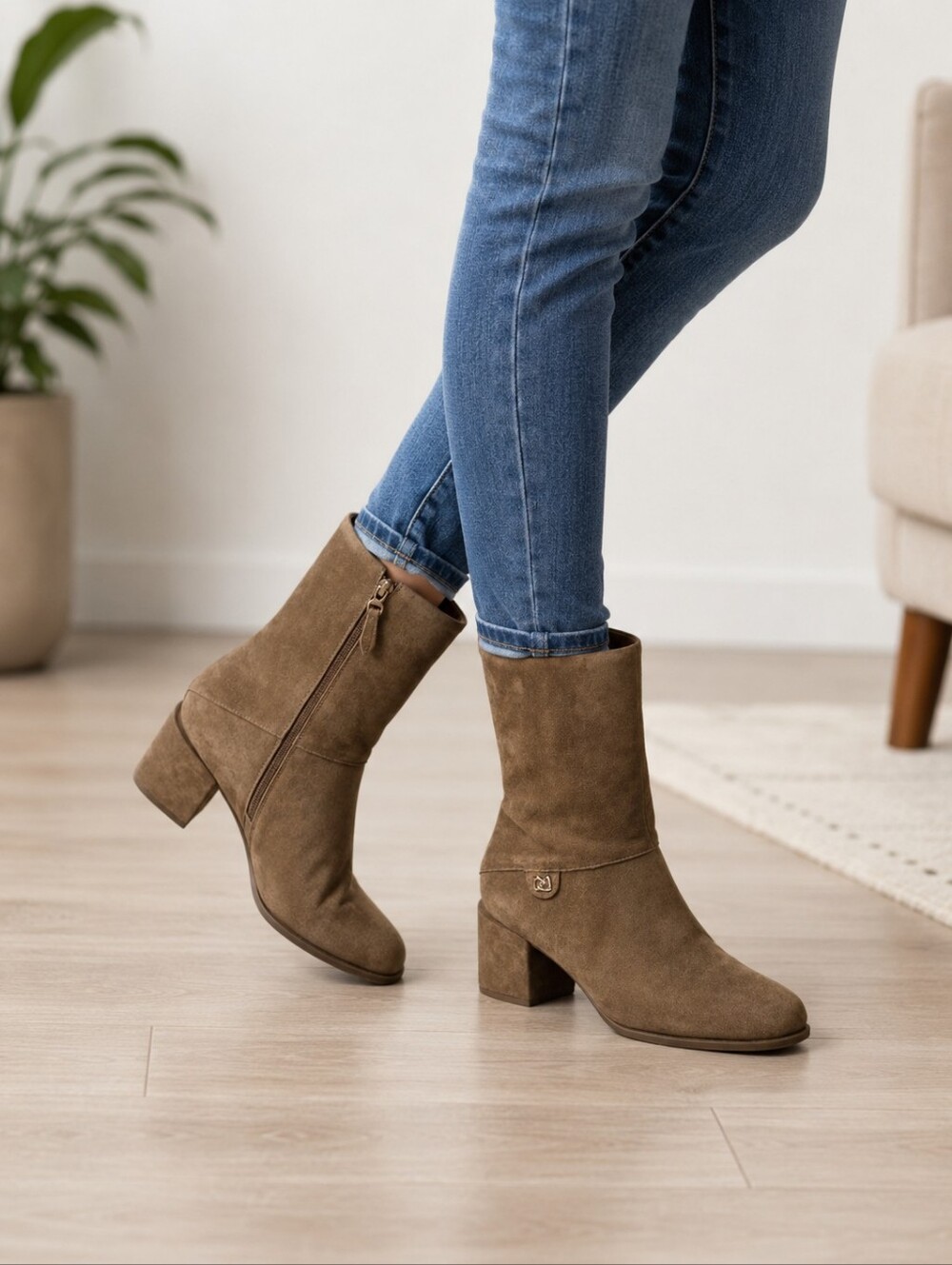 Aerosoles Women’s Mid Calf Boots Size 7 Brown Block Heel Side Zip Comfort Boots